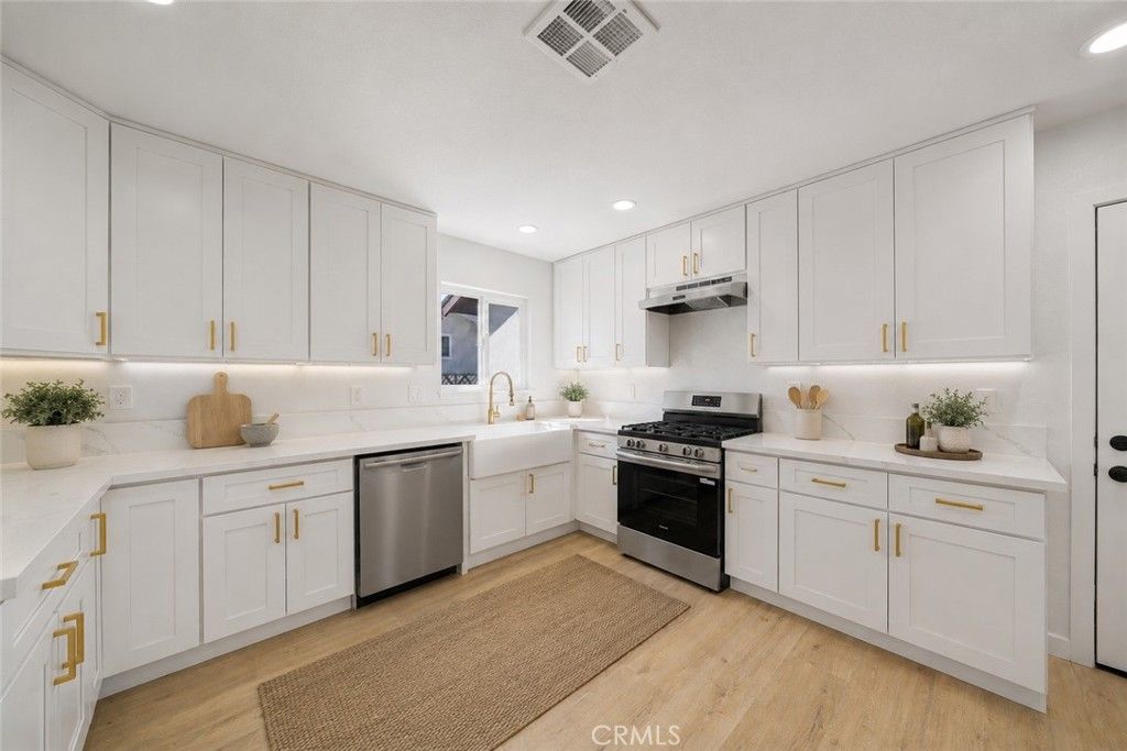 Image 6 of property listing at 4123 Polk Street, Riverside, CA 92505