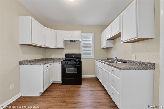43 Dwight Ave Avenue, Pontiac, MI 48341