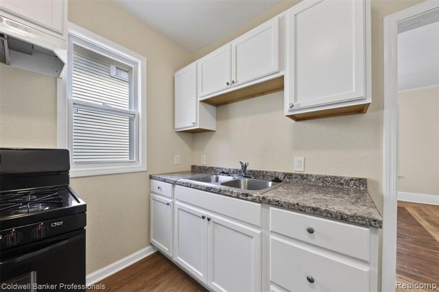 43 Dwight Ave Avenue, Pontiac, MI 48341