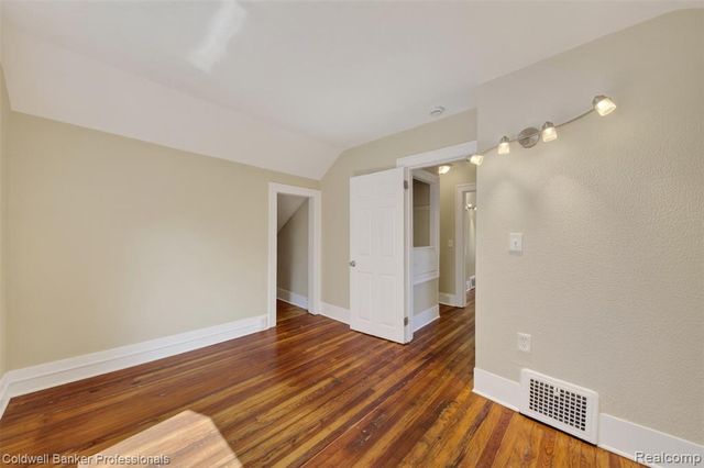 43 Dwight Ave Avenue, Pontiac, MI 48341