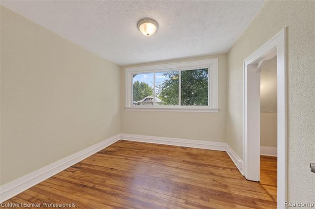 43 Dwight Ave Avenue, Pontiac, MI 48341