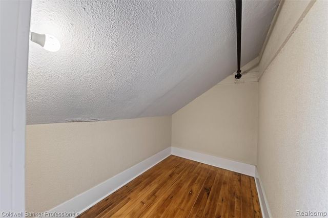 43 Dwight Ave Avenue, Pontiac, MI 48341