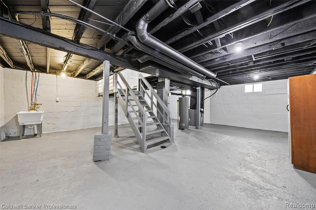 43 Dwight Ave Avenue, Pontiac, MI 48341