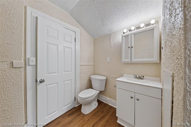 43 Dwight Ave Avenue, Pontiac, MI 48341