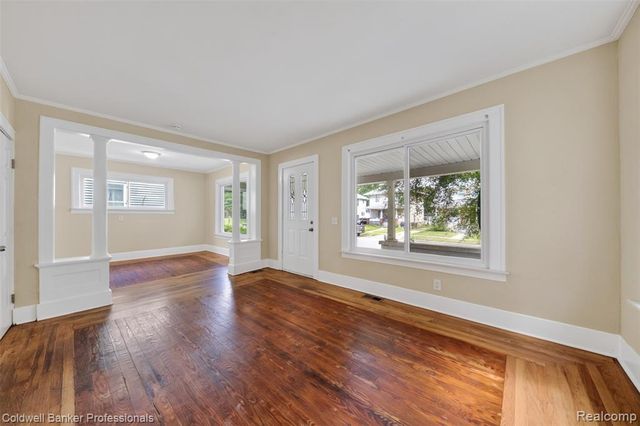 43 Dwight Ave Avenue, Pontiac, MI 48341