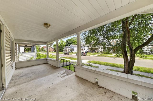43 Dwight Ave Avenue, Pontiac, MI 48341