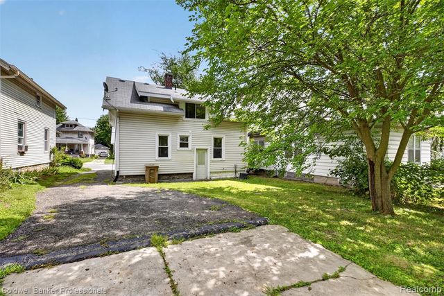 43 Dwight Ave Avenue, Pontiac, MI 48341