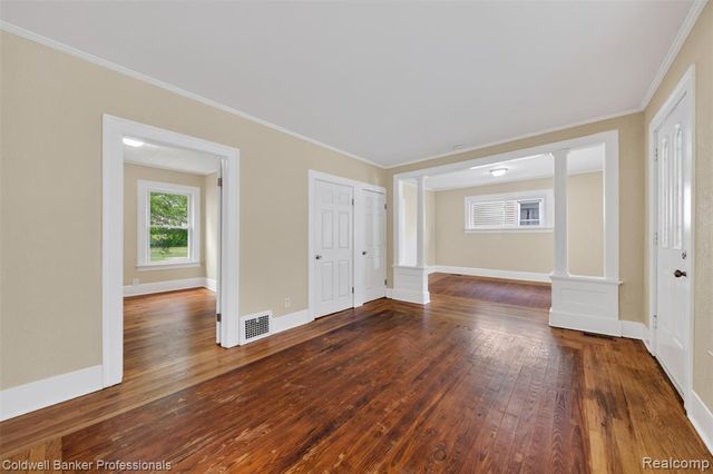 43 Dwight Ave Avenue, Pontiac, MI 48341