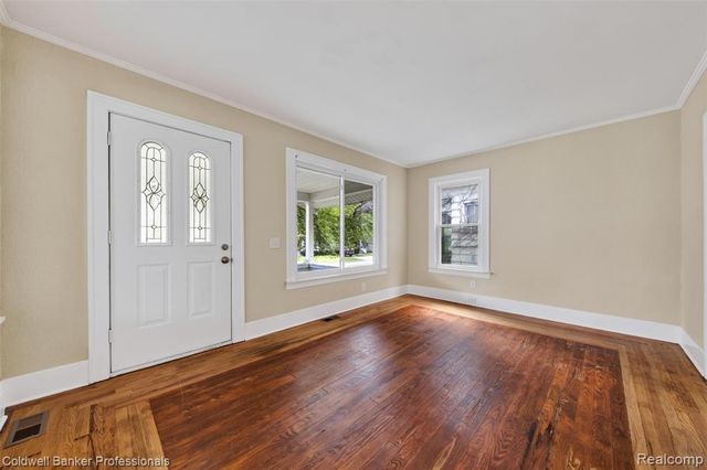 43 Dwight Ave Avenue, Pontiac, MI 48341