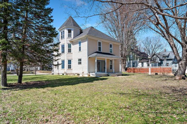 723 3rd Street SW, Willmar, MN 56201