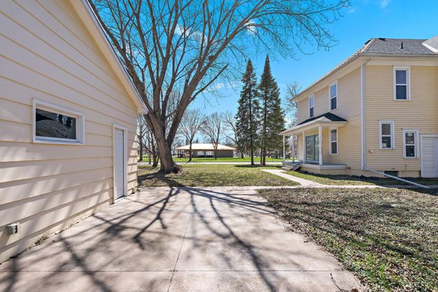 723 3rd Street SW, Willmar, MN 56201