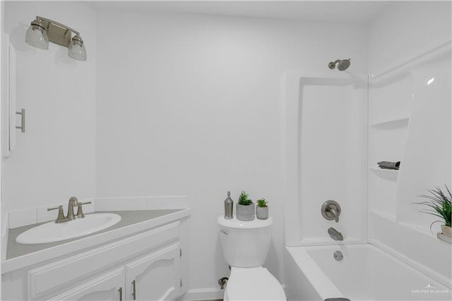 831 W Hackberry Avenue, Alamo, TX 78516