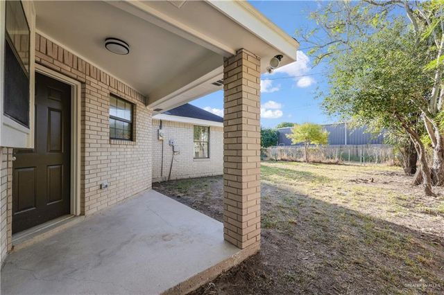 831 W Hackberry Avenue, Alamo, TX 78516