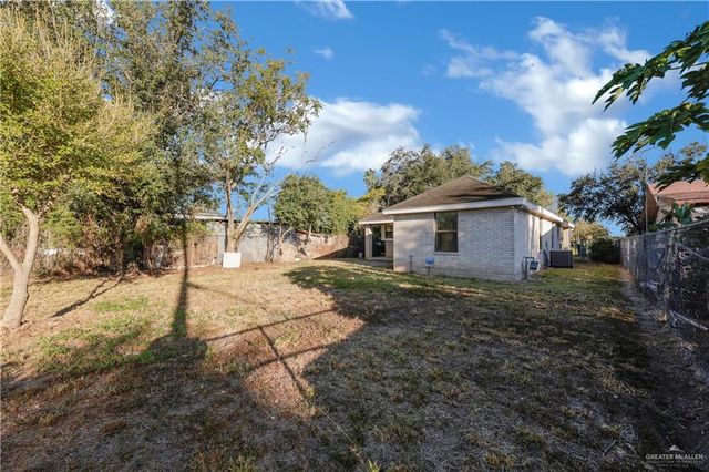 831 W Hackberry Avenue, Alamo, TX 78516