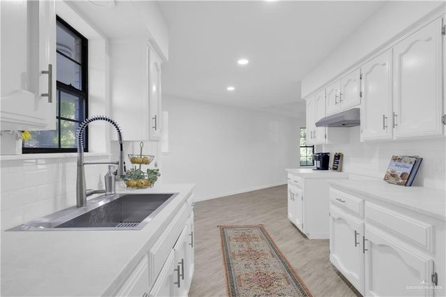 831 W Hackberry Avenue, Alamo, TX 78516