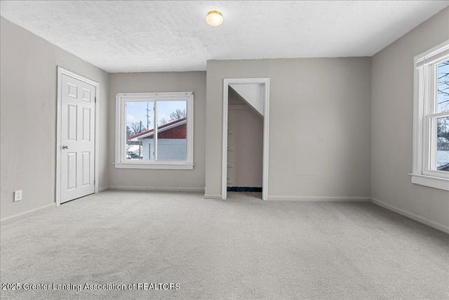 2706 W Jolly Road, Lansing, MI 48911