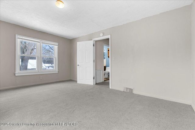 2706 W Jolly Road, Lansing, MI 48911