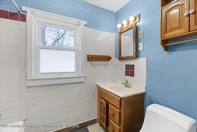 2706 W Jolly Road, Lansing, MI 48911