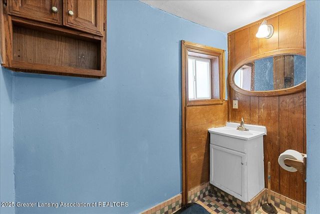 2706 W Jolly Road, Lansing, MI 48911