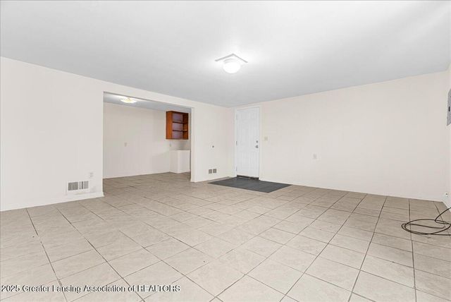 2706 W Jolly Road, Lansing, MI 48911