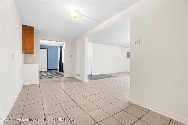 2706 W Jolly Road, Lansing, MI 48911