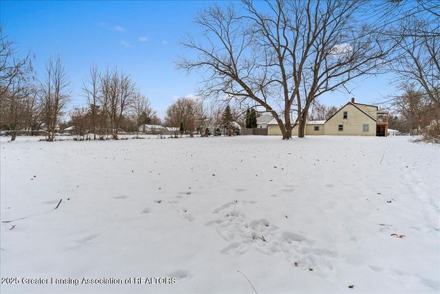 2706 W Jolly Road, Lansing, MI 48911