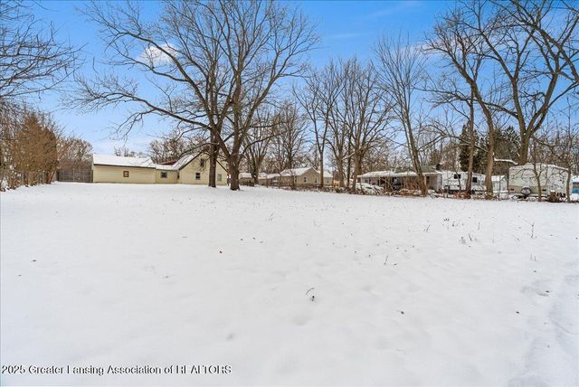 2706 W Jolly Road, Lansing, MI 48911