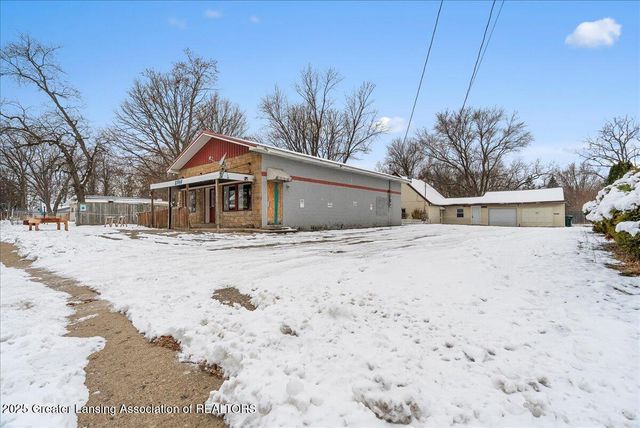 2706 W Jolly Road, Lansing, MI 48911