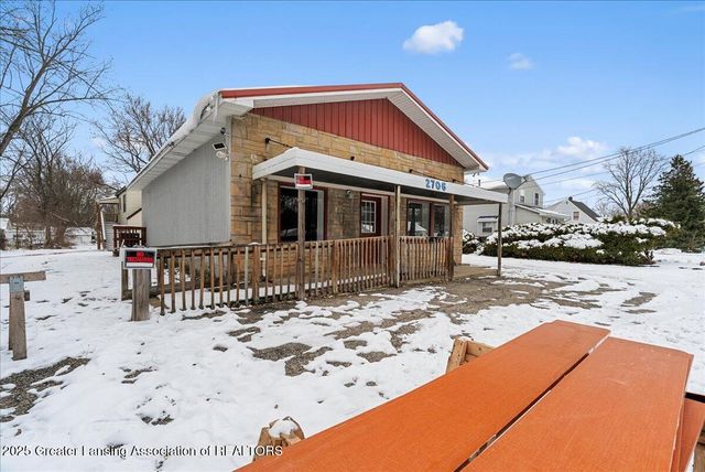 2706 W Jolly Road, Lansing, MI 48911