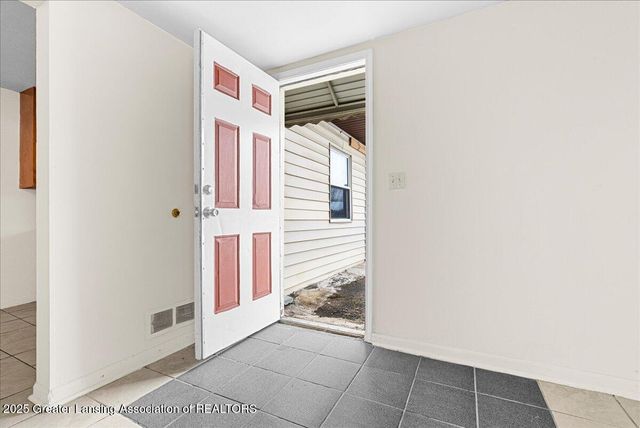 2706 W Jolly Road, Lansing, MI 48911