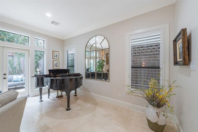 2026 Elmen Street, Houston, TX 77019