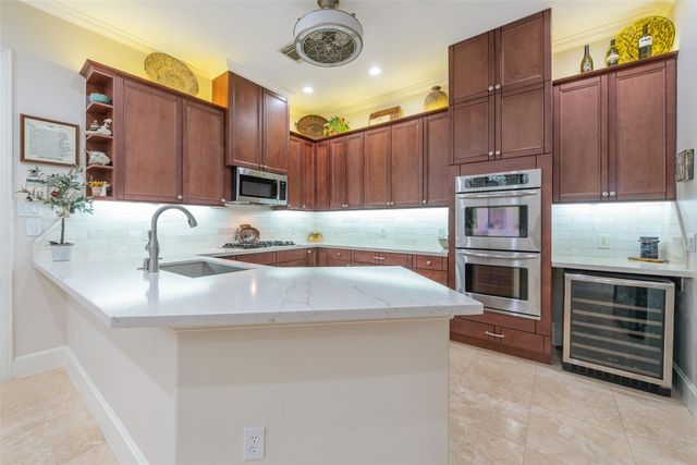 2026 Elmen Street, Houston, TX 77019