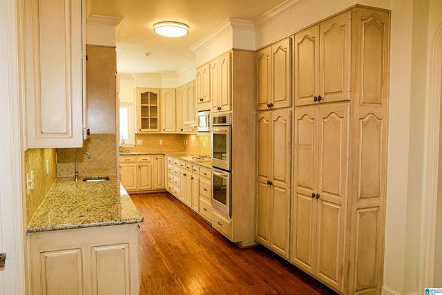 1505 EDINBURGH WAY, Vestavia Hills, AL 35243
