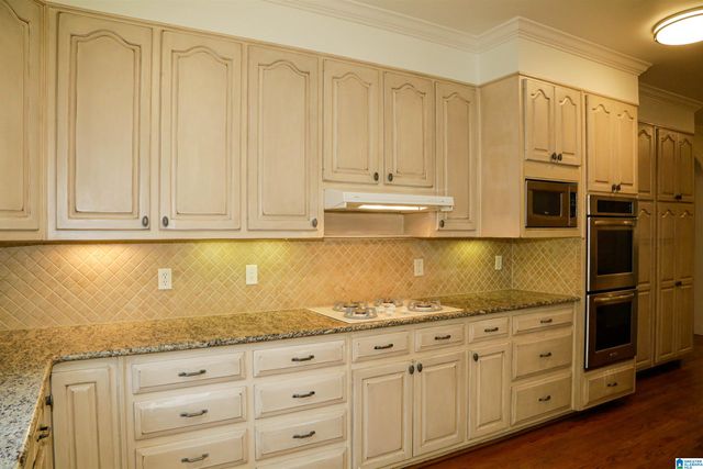 1505 EDINBURGH WAY, Vestavia Hills, AL 35243