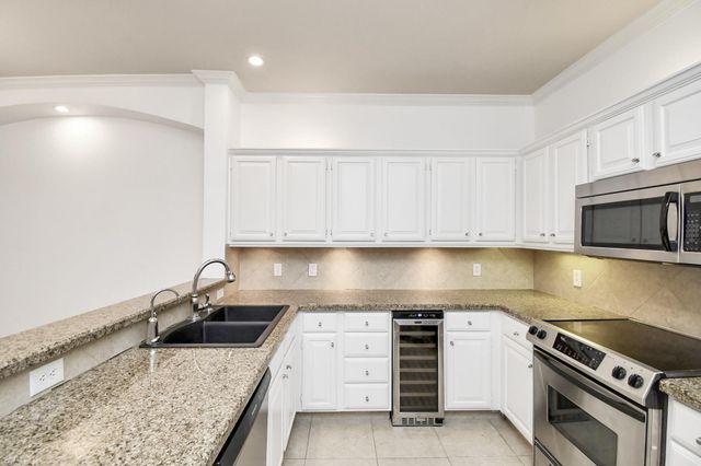 2111 Welch Street B213, Houston, TX 77019