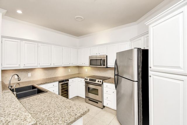 2111 Welch Street B213, Houston, TX 77019