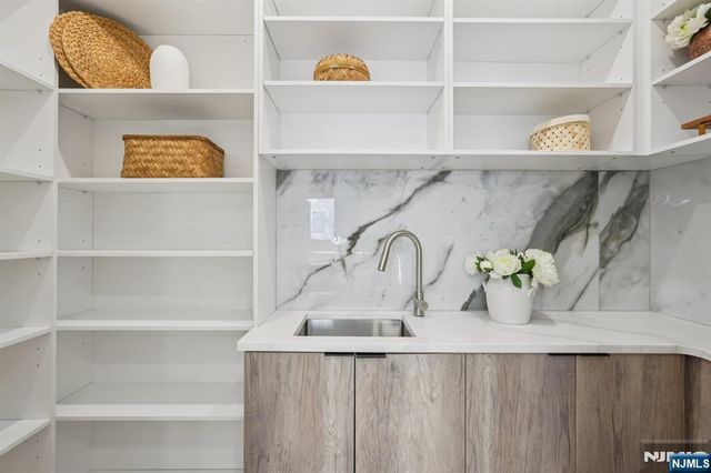 543 Closter Dock Road, Closter, NJ 07624