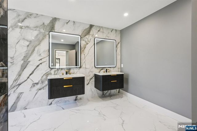 543 Closter Dock Road, Closter, NJ 07624