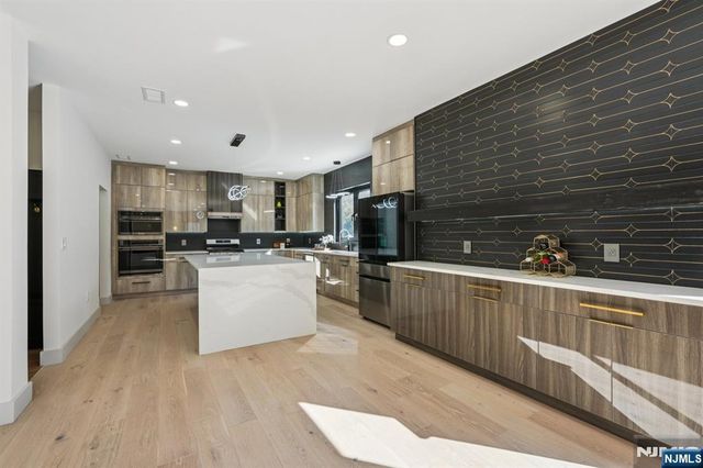 543 Closter Dock Road, Closter, NJ 07624