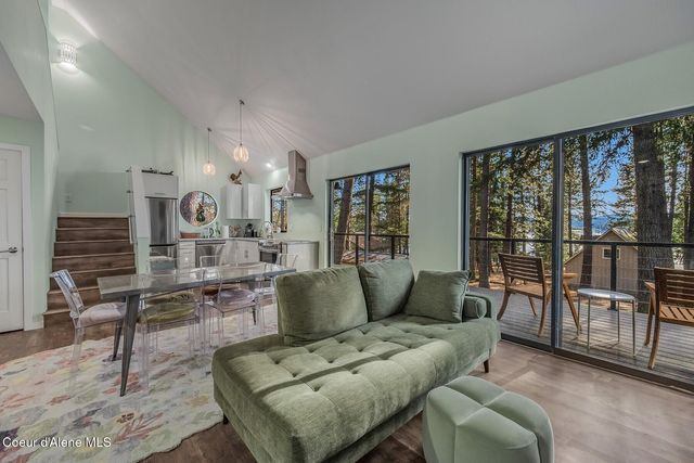 18352 S Crossbill Rd, Coeur D'alene, ID 83814