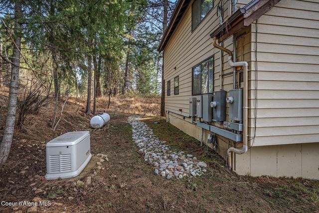 18352 S Crossbill Rd, Coeur D'alene, ID 83814
