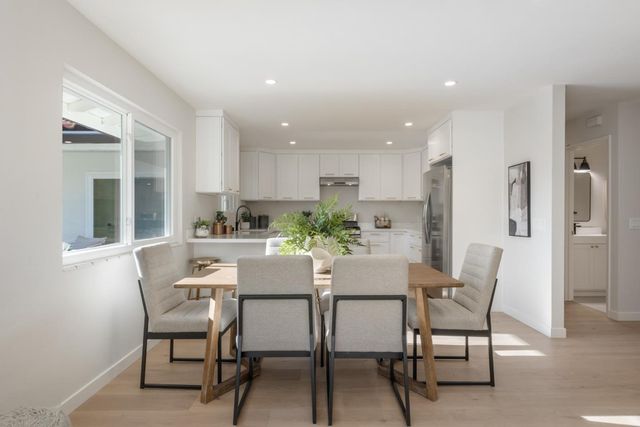 740 Greenview Place, Los Altos, CA 94024