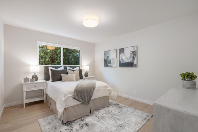 740 Greenview Place, Los Altos, CA 94024