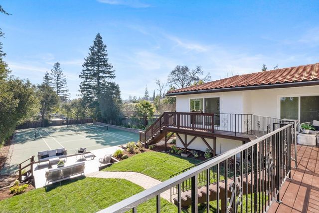 740 Greenview Place, Los Altos, CA 94024