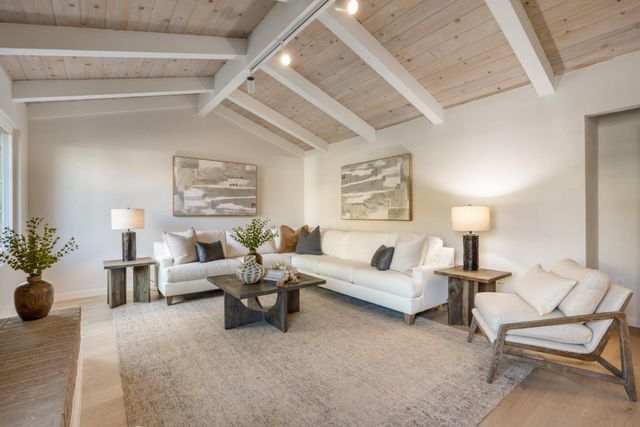 740 Greenview Place, Los Altos, CA 94024