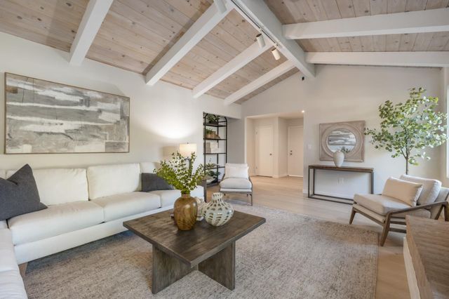 740 Greenview Place, Los Altos, CA 94024