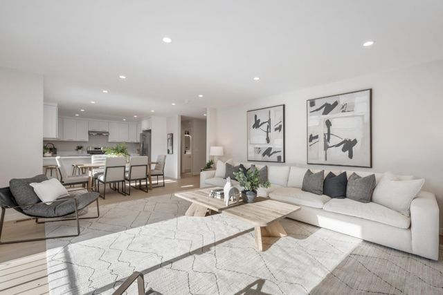 740 Greenview Place, Los Altos, CA 94024