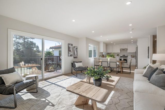 740 Greenview Place, Los Altos, CA 94024