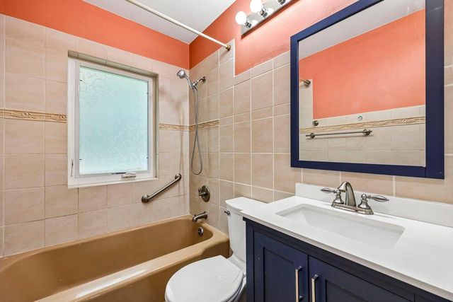 1413 Marion AVENUE, South Milwaukee, WI 53172