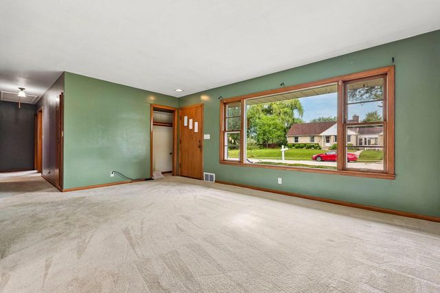 1413 Marion AVENUE, South Milwaukee, WI 53172